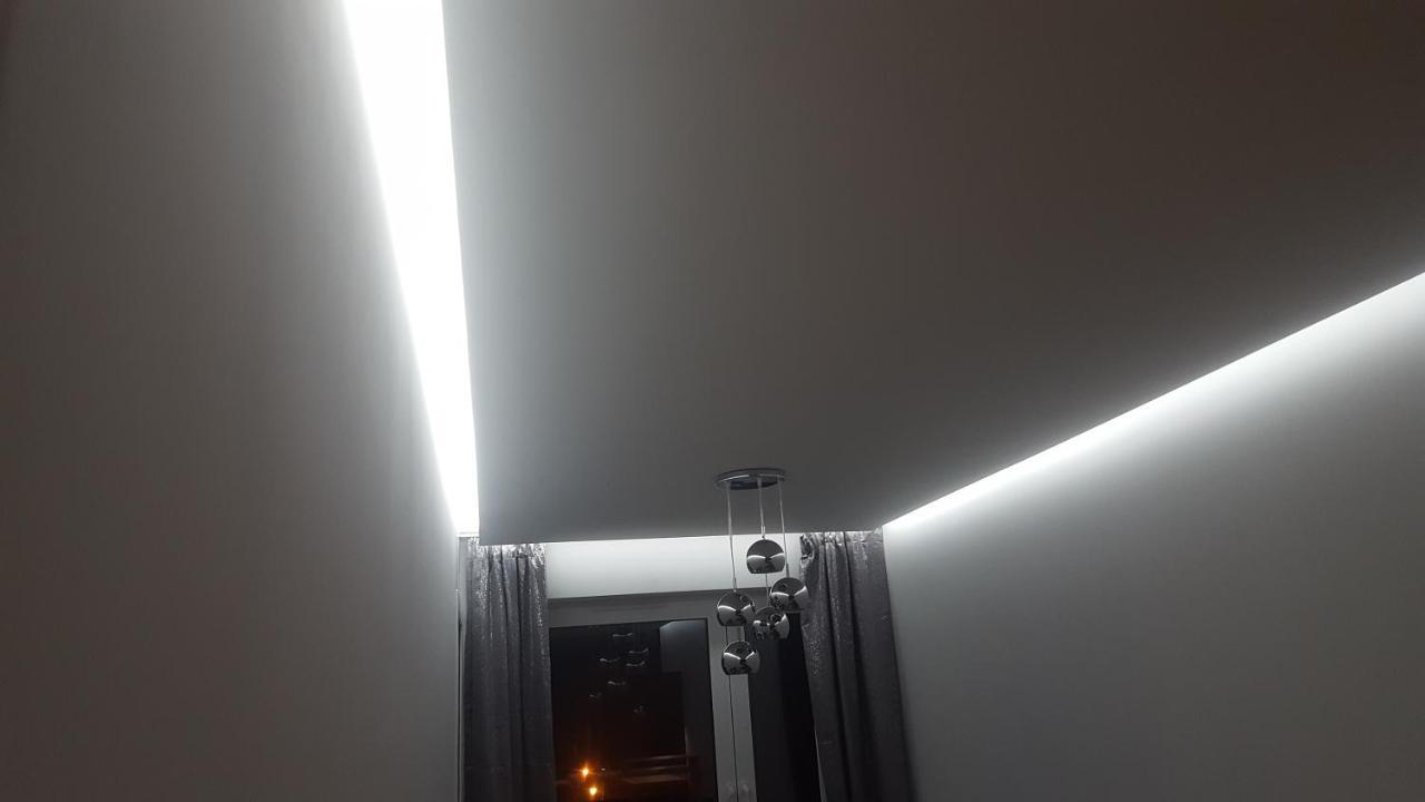 Apartament Skarbowa 2 & Parking Leszno  Eksteriør billede