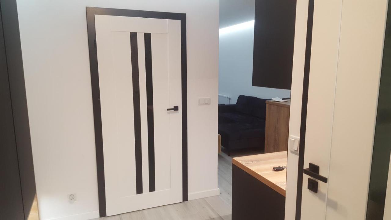 Apartament Skarbowa 2 & Parking Leszno  Eksteriør billede