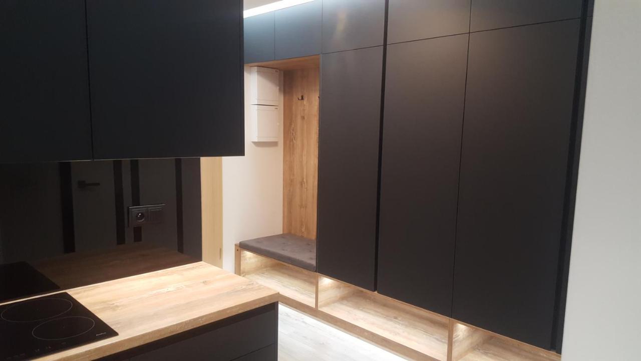 Apartament Skarbowa 2 & Parking Leszno  Eksteriør billede