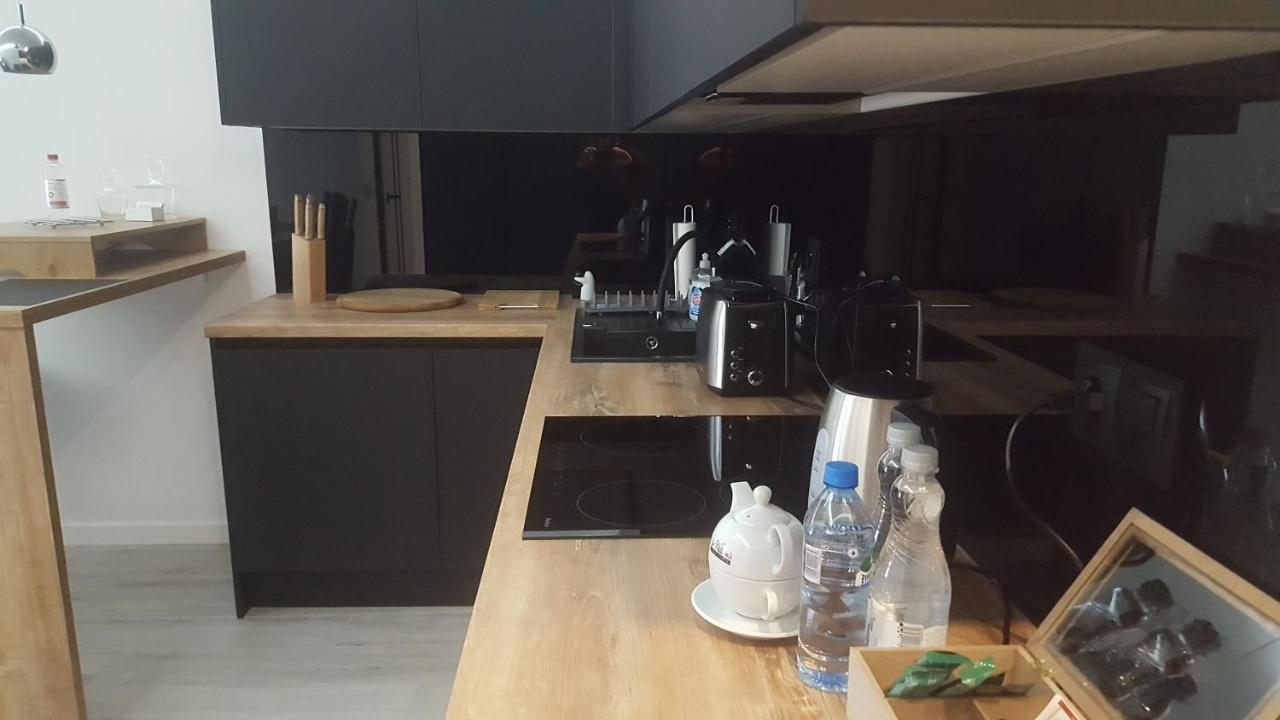 Apartament Skarbowa 2 & Parking Leszno  Eksteriør billede