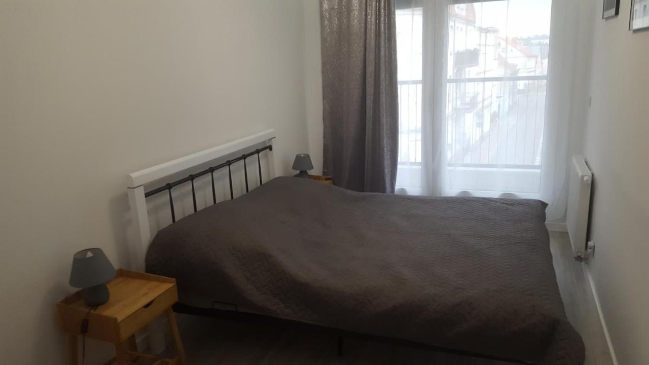 Apartament Skarbowa 2 & Parking Leszno  Eksteriør billede
